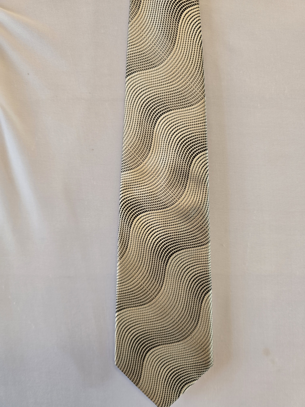 Wavy Pattern 100% Silk Tie in Black and Cream Italian Bruno Rossi